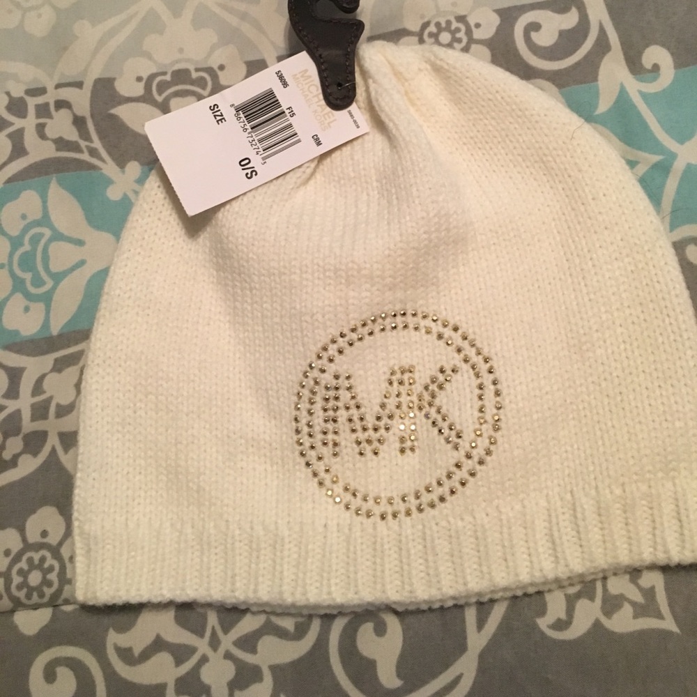 Michael kors beenie and scarf